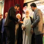 حجتالاسلام قرائتی از قهرمان المپیک تجلیل کرد