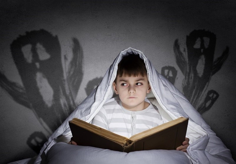 آیا خواندن داستان‌های ترسناک برای کودکان خوب است؟