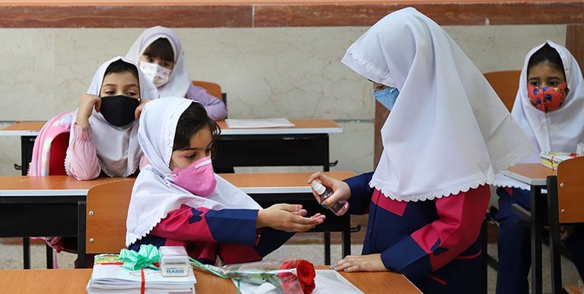 آغاز واکسیناسیون معلمان از عید غدیر / مدارس در مهرماه بازگشایی می‌شوند