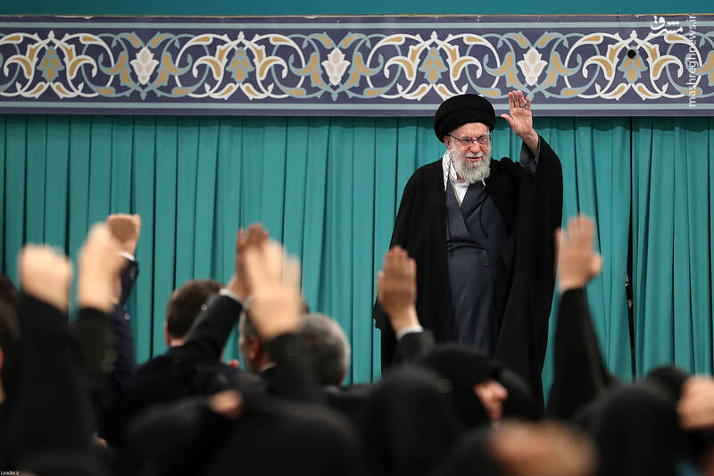 ملت ایران کمر فتنه را شکست/ فتنه اخیر یک فتنه آمریکایی بود و هدف آمریکا، بلعیدن ایران است