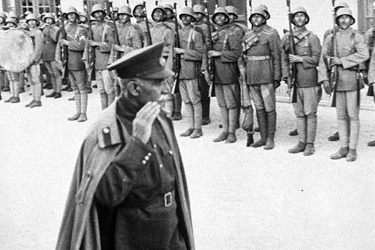 سه روزی که ارتش رضاشاه از هم پاشید؛ چرا ارتشی با ۱۲۵ هزار نیرو نتوانست دوام بیاورد؟